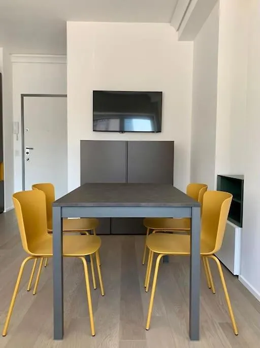 Apartment Splendido Bilocale In Zona Centrale Milan Italy